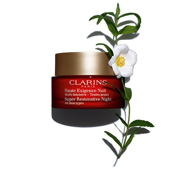 Clarins Haute Exigence Nuit Multi Intensive con la planta jaguarzo negro de Montpellier