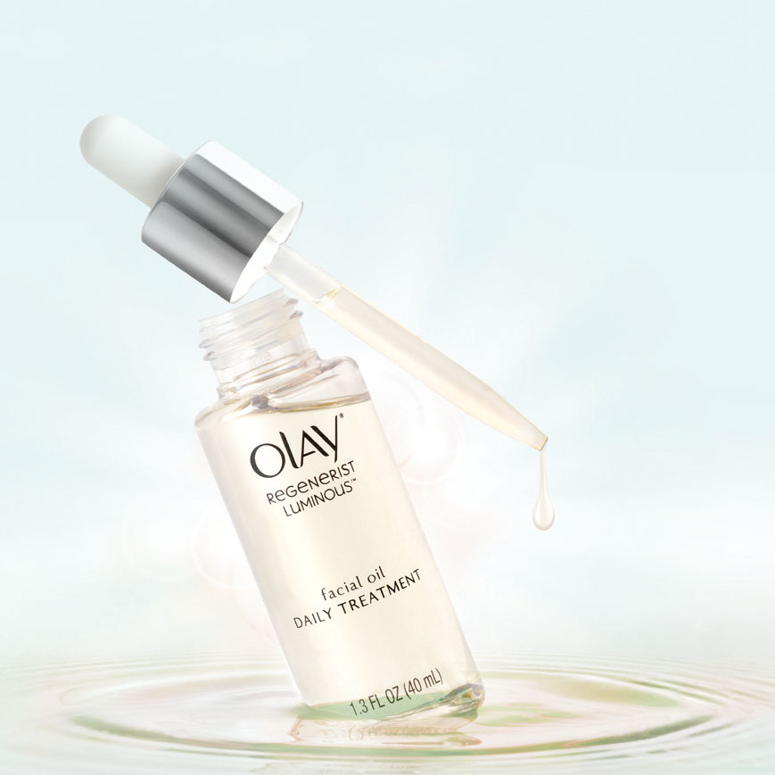 Aceite facial de Olay.