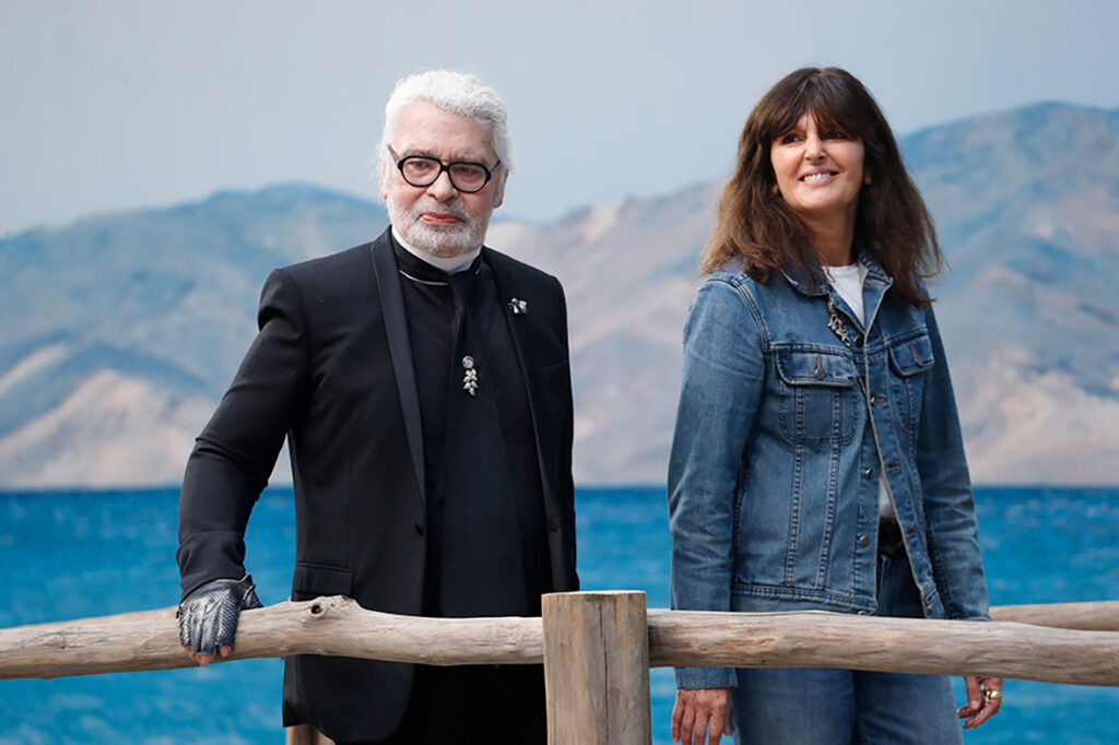 Karl Lagerfeld y Virginie Viard en el desfile primavera-verano 2019 de Chanel, en octubre de 2018.