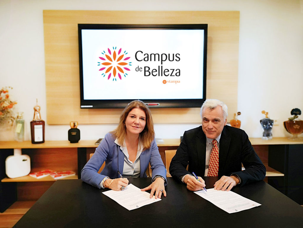 Firma creación del Campus de Belleza Stanpa.