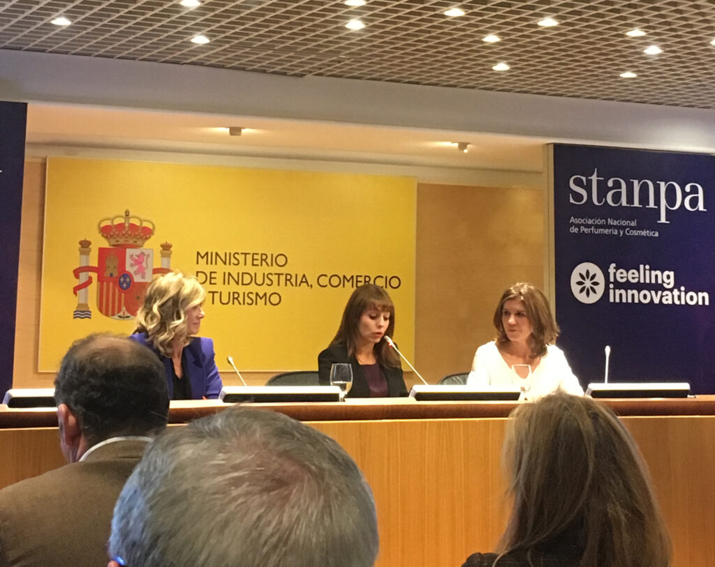 Cristina Garmendia, presidenta de la Fundación COTEC, y Val Díez, directora general de Stanpa.