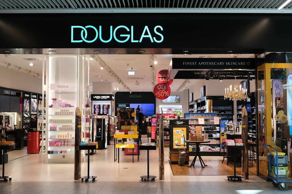 Douglas inicia el ejercicio 2024/25 con aumento del 5 8% en ventas