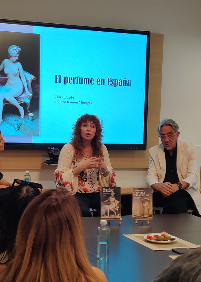 El libro “El perfume en España", de Clara Buedo, reivindica el legado olfativo de un país vinculado a las fragancias desde sus orígenes